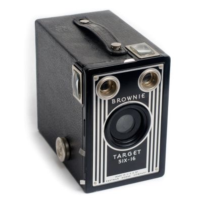 Photo of Target BROWNIE Six-16 Camera